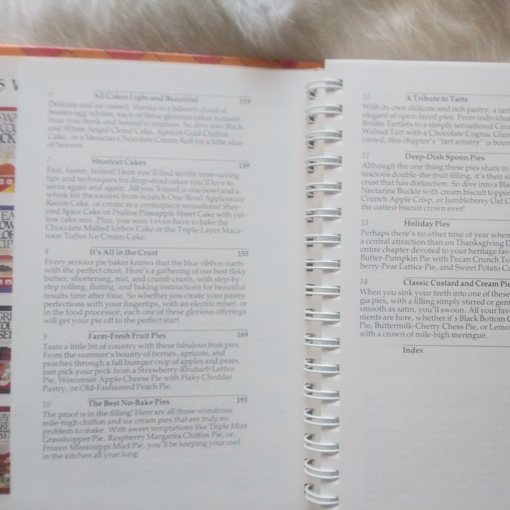 365 Great Cake & Pie Cookbook - Picture 10 of 12